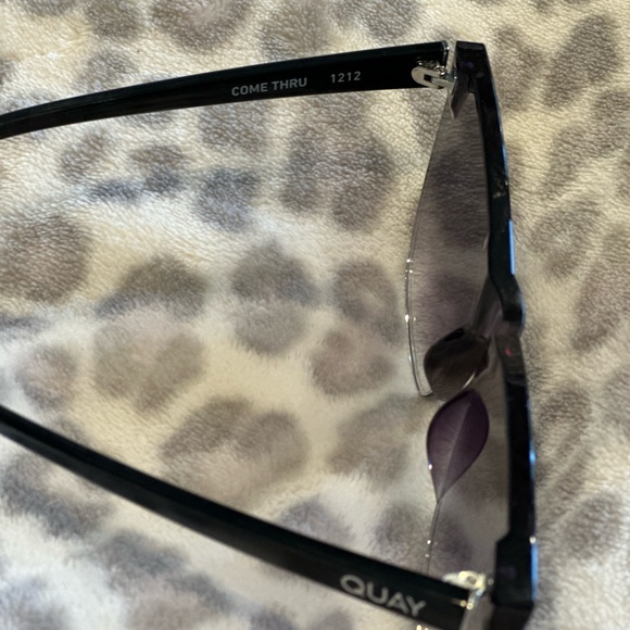 Quay | Come Thru Sunglasses | Polarized - Picture 7 of 13